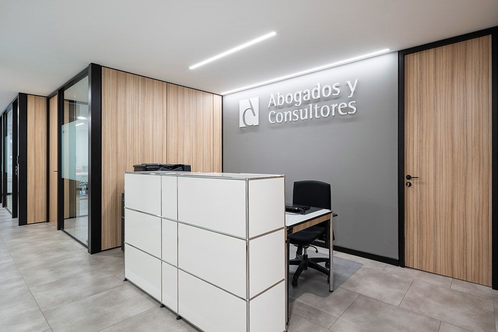Abogados y Consultores – Abogados y Consultores